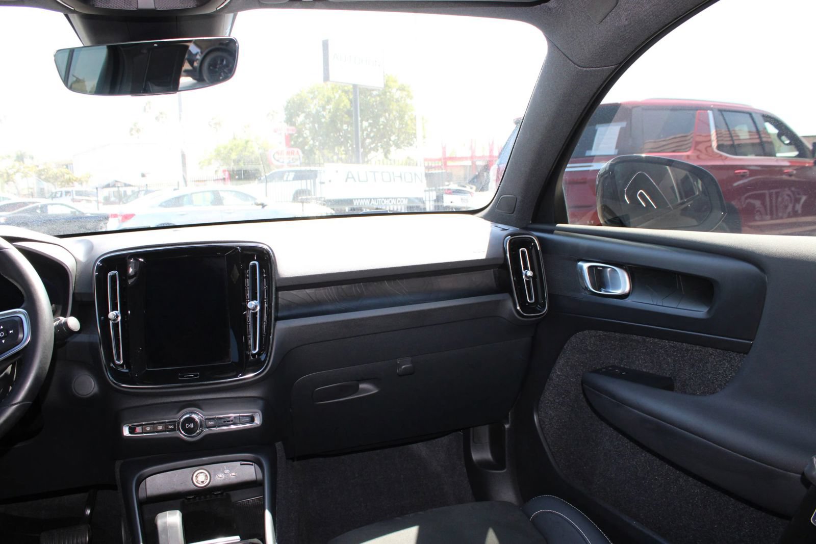 Used 2023 Volvo C40 P8 Recharge Plus w/ Protection Package Premier AWD/4WD image 17