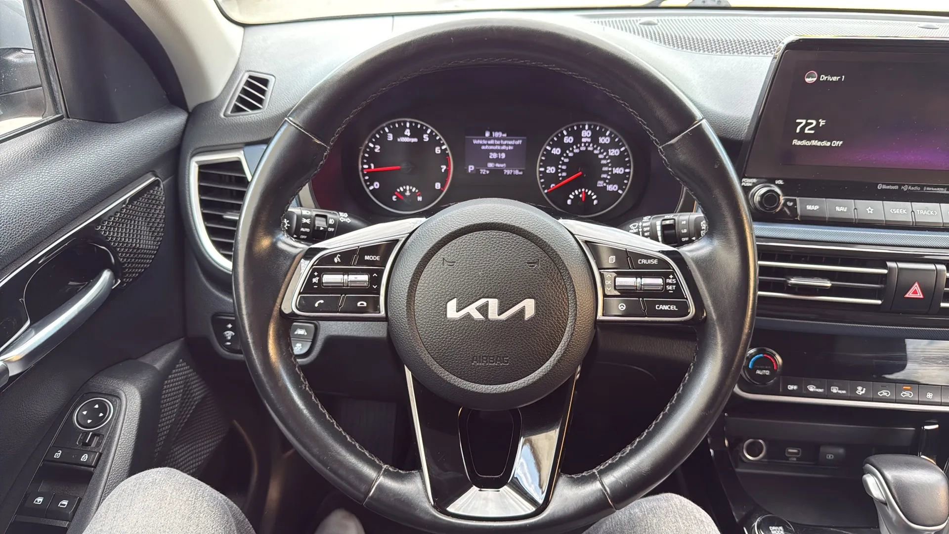 Used 2022 Kia Seltos Nightfall Edition image 10