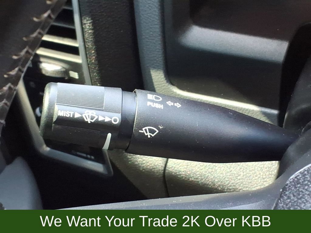 Used 2020 RAM 1500 Classic SLT w/ Luxury Group RWD image 29