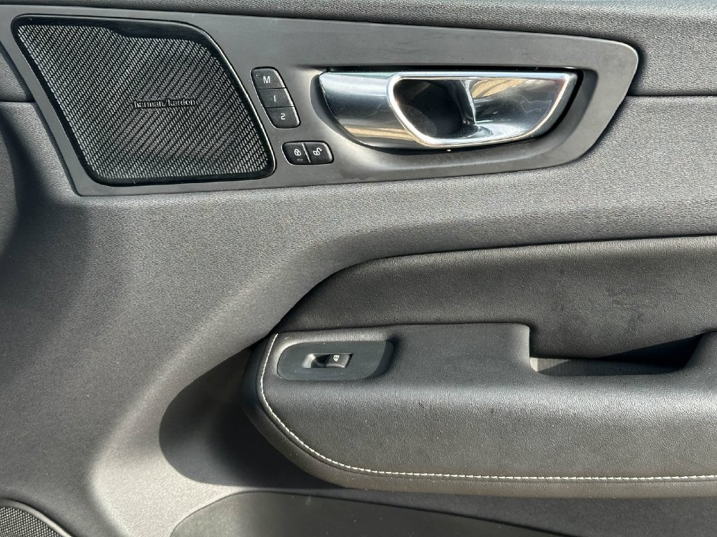 Used 2019 Volvo XC60 T5 Inscription w/ Protection Package Premier FWD image 26