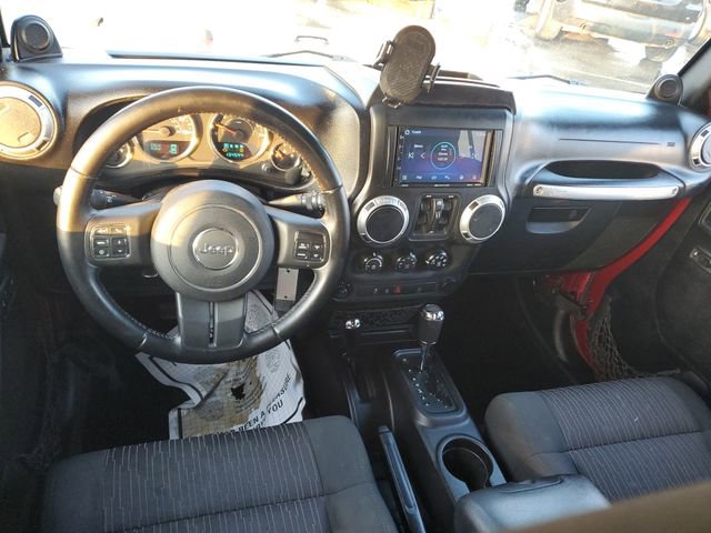 Used 2011 Jeep Wrangler Unlimited Sahara w/ Connectivity Group image 10