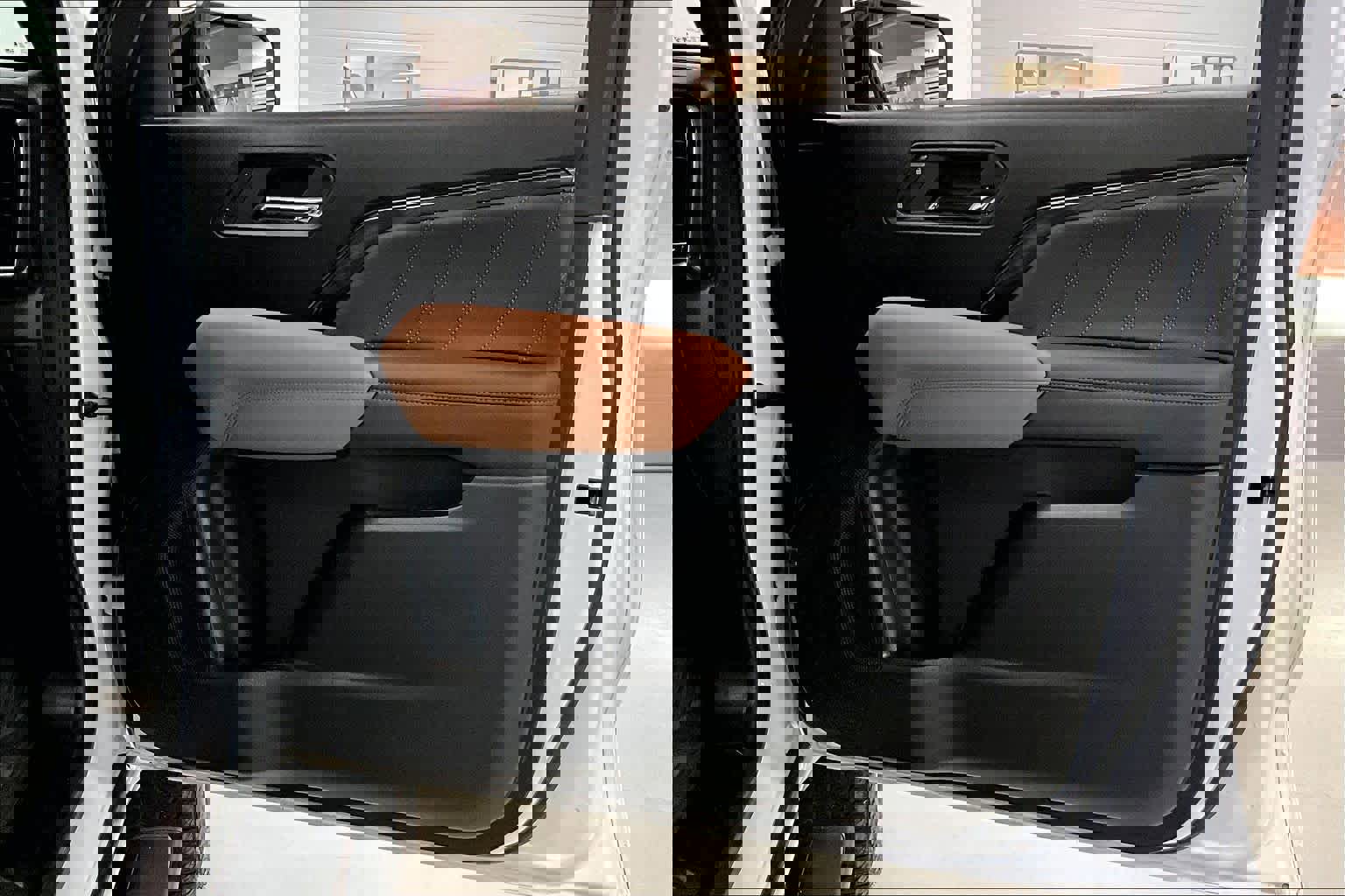 Used 2024 GMC Canyon AT4 w/ Technology Package image 26