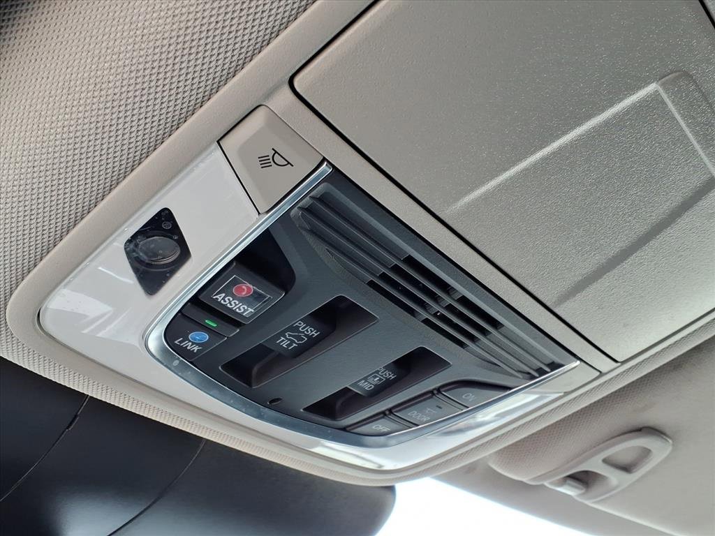 Used 2024 Acura RDX w/ Technology Package image 25