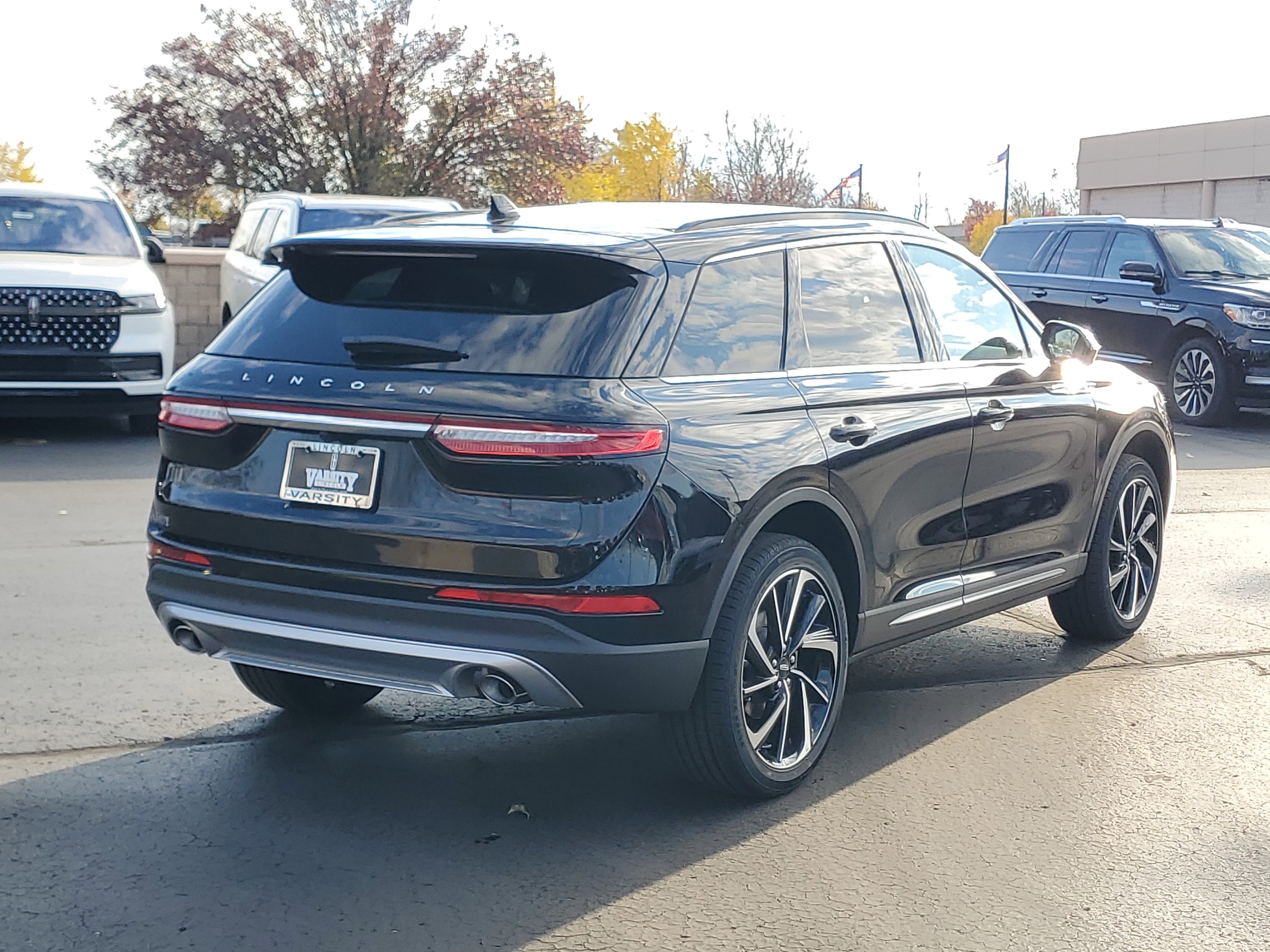 New 2026 Lincoln Corsair Reserve image 4