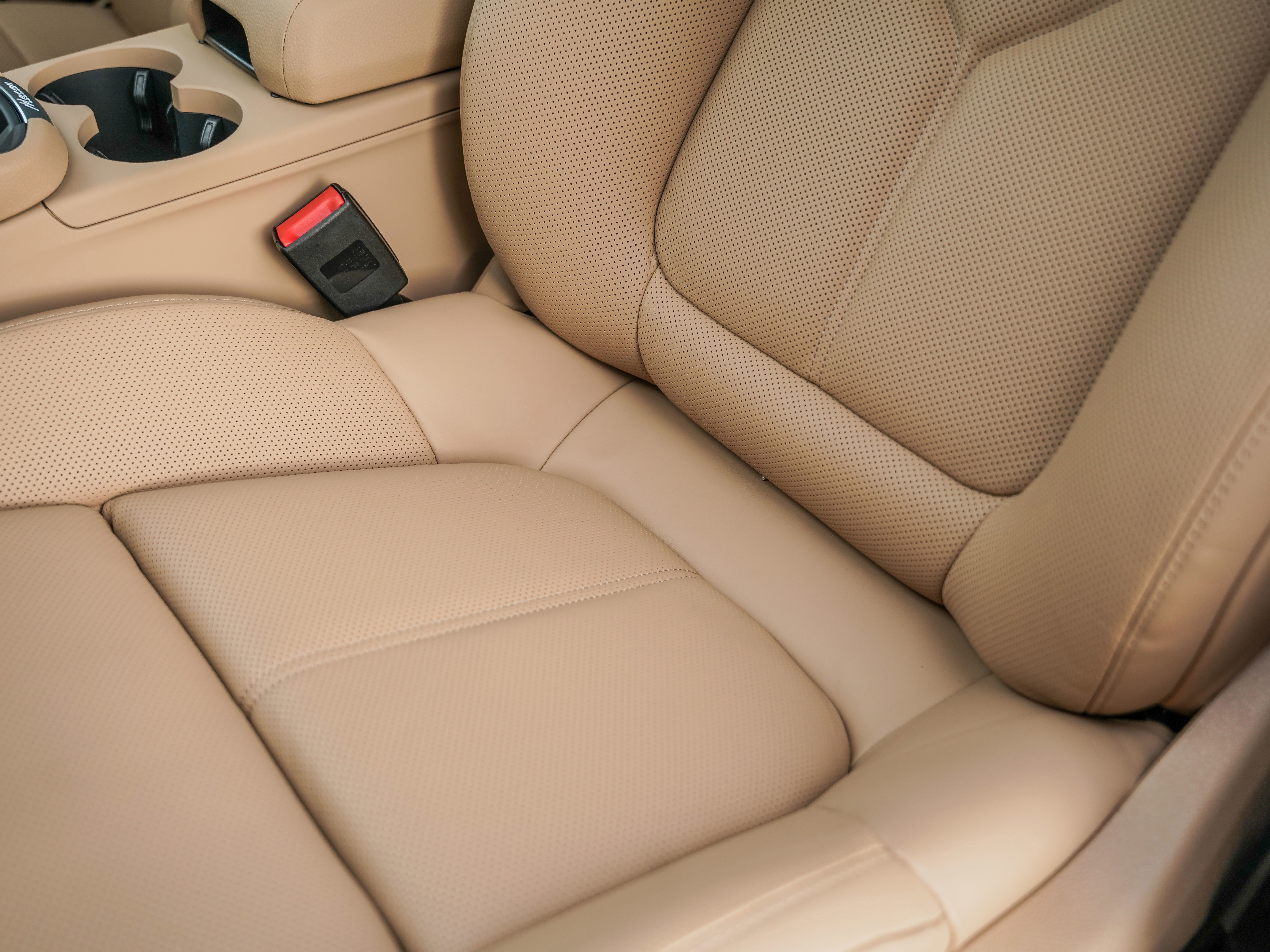 New 2026 Porsche Macan image 24