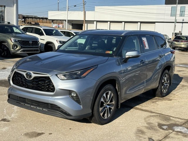 Used 2022 Toyota Highlander XLE