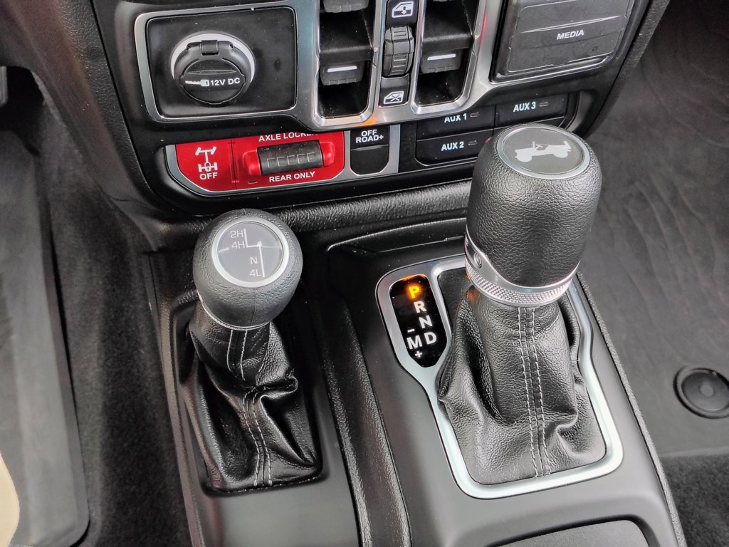 Used 2025 Jeep Wrangler Unlimited Sport AWD/4WD image 34