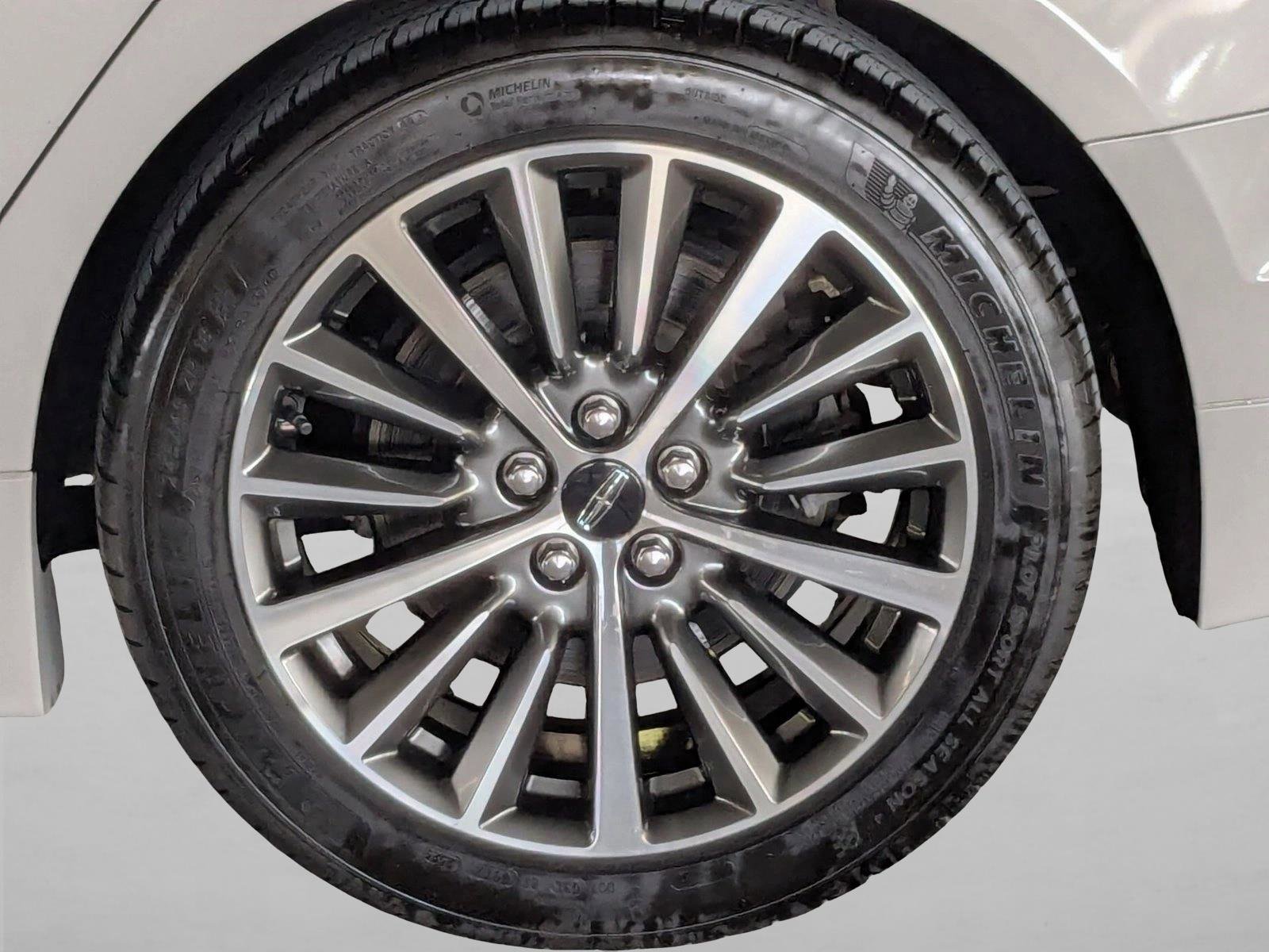 Used 2019 Lincoln MKZ Reserve FWD image 24