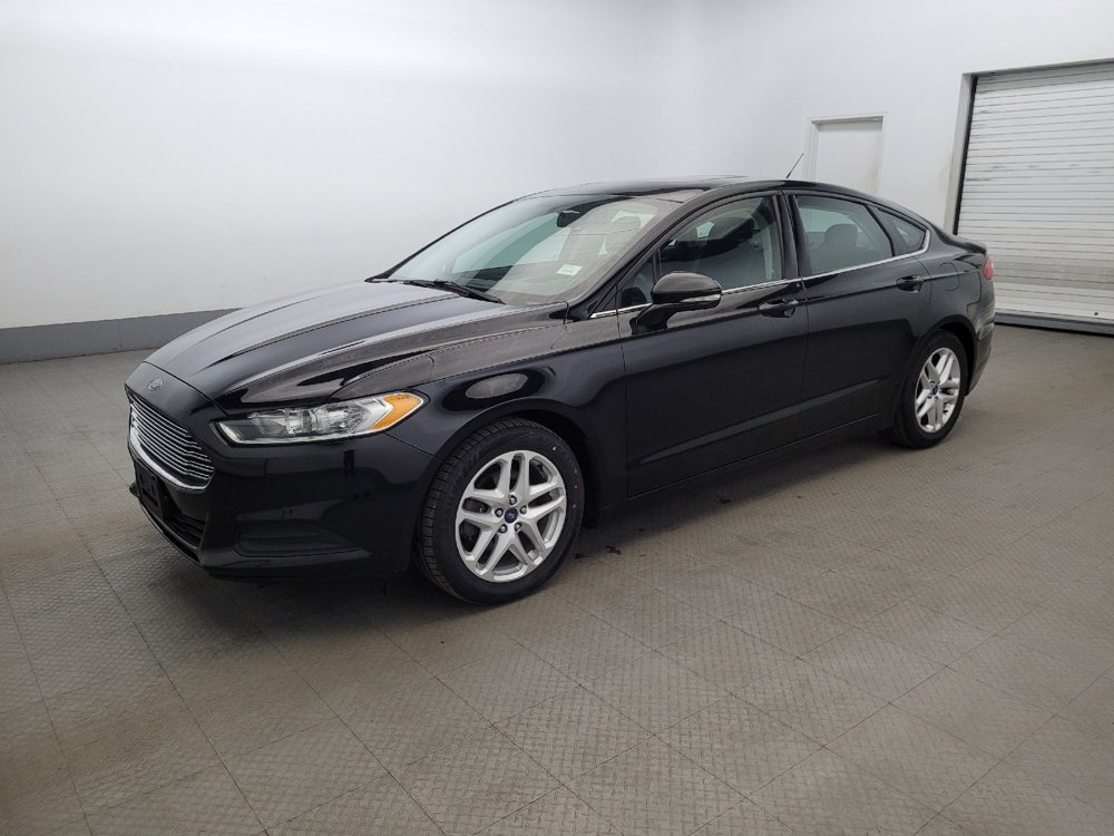 Used 2016 Ford Fusion SE image 2