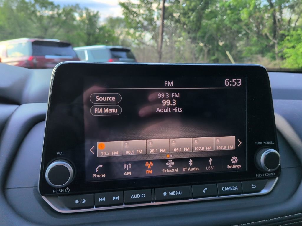 Used 2025 Nissan Rogue S AWD/4WD image 45