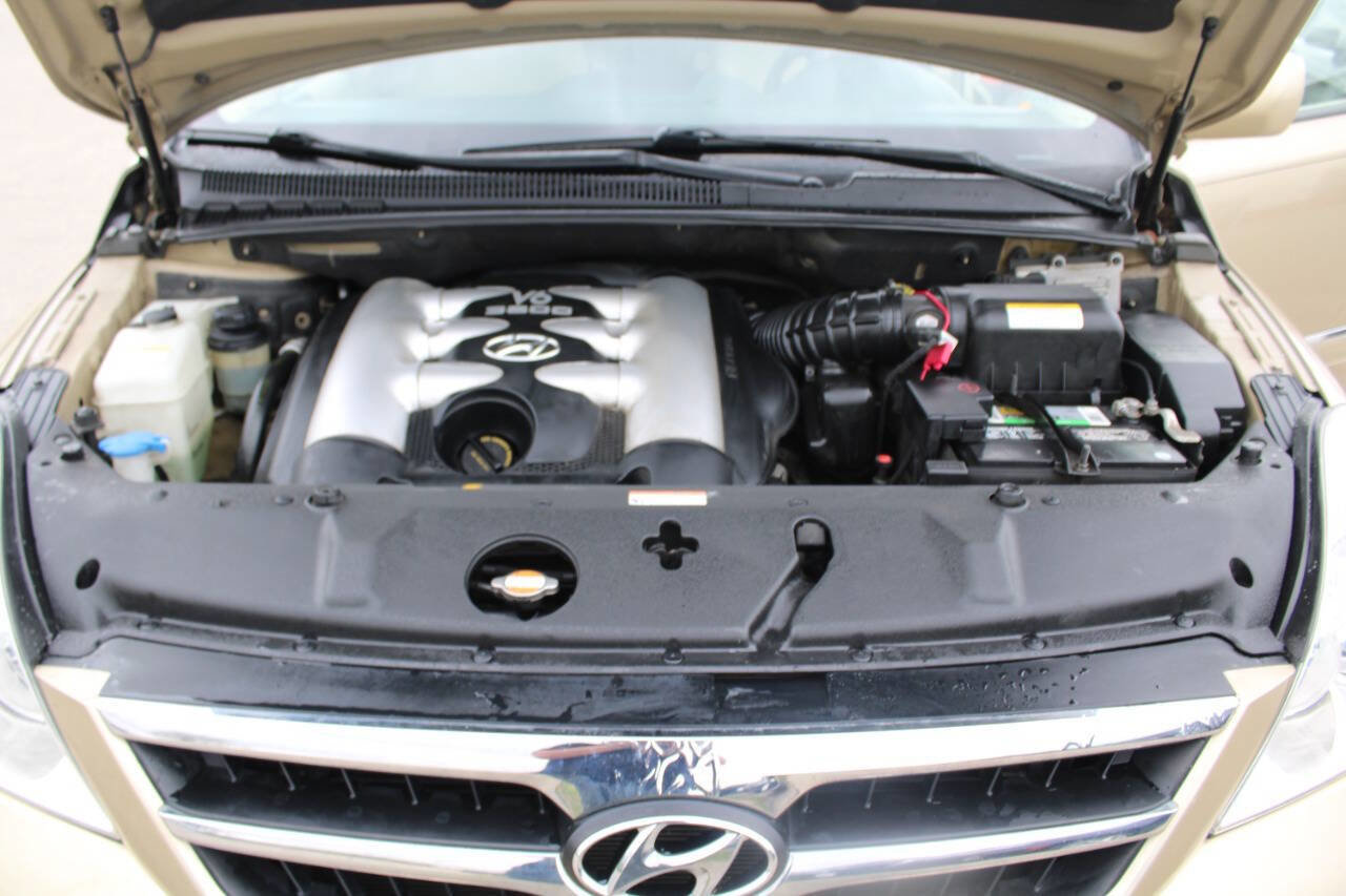 Used 2007 Hyundai Entourage GLS FWD image 22