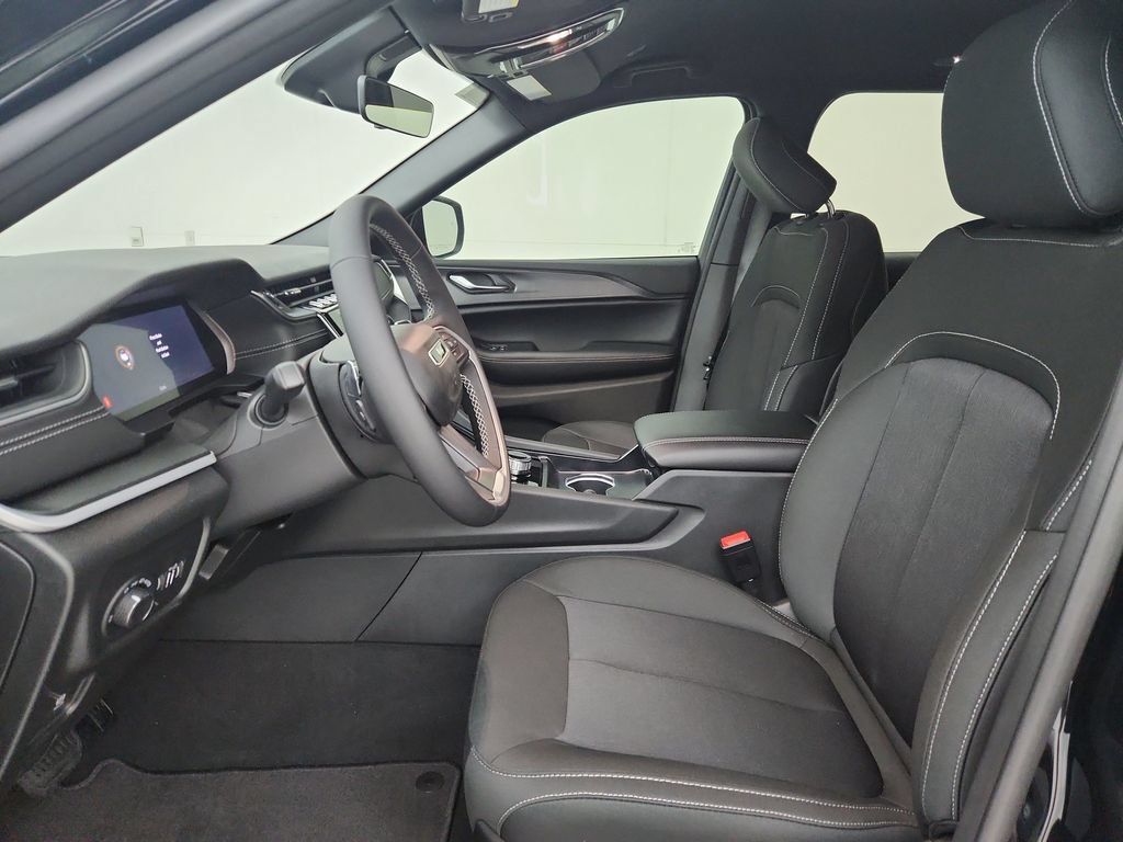 New 2026 Jeep Grand Cherokee Laredo AWD/4WD image 18