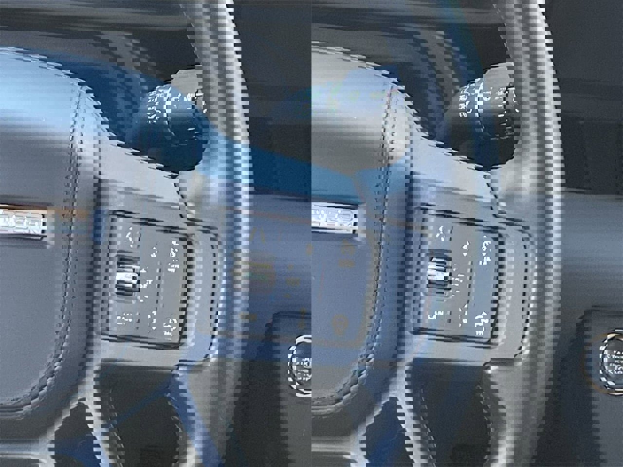 Used 2024 Land Rover Defender 110 X-Dynamic SE image 23