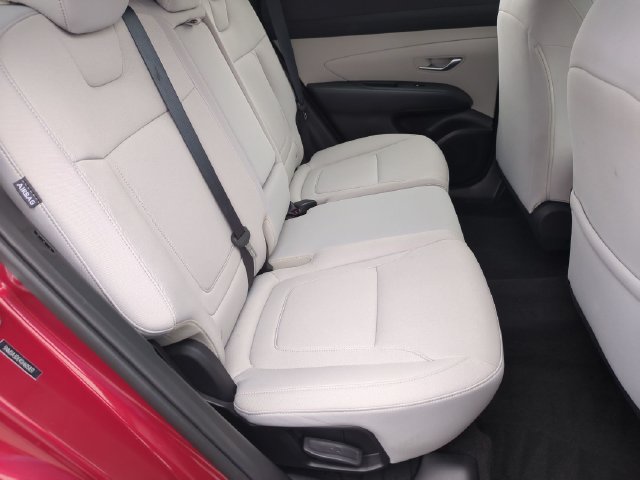 Certified 2025 Hyundai Tucson SE FWD image 17