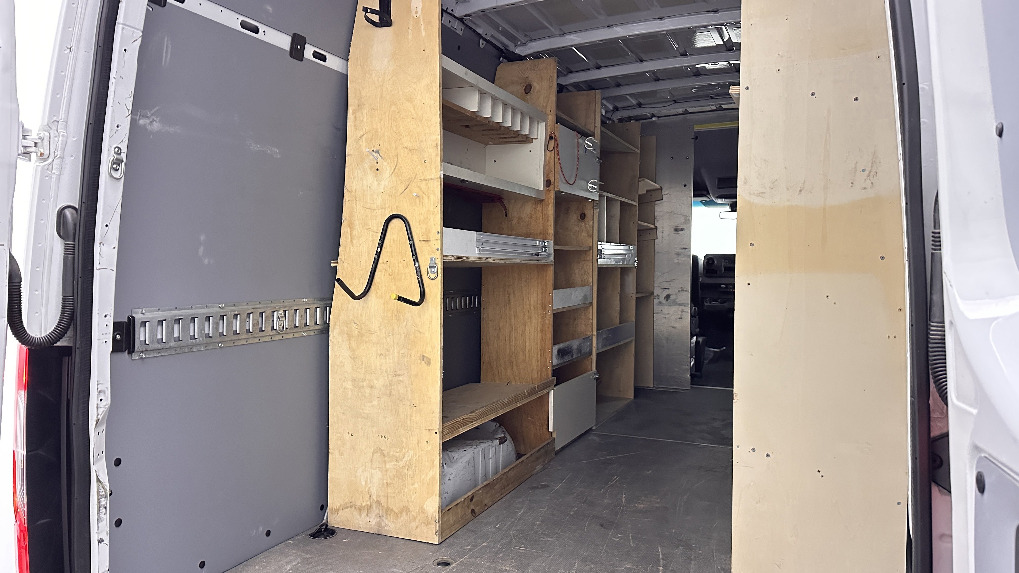 Used 2020 Freightliner Sprinter 3500 image 25