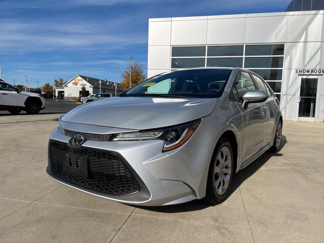 Used 2021 Toyota Corolla LE w/ Carpet Mat Package (TMS) FWD image 3
