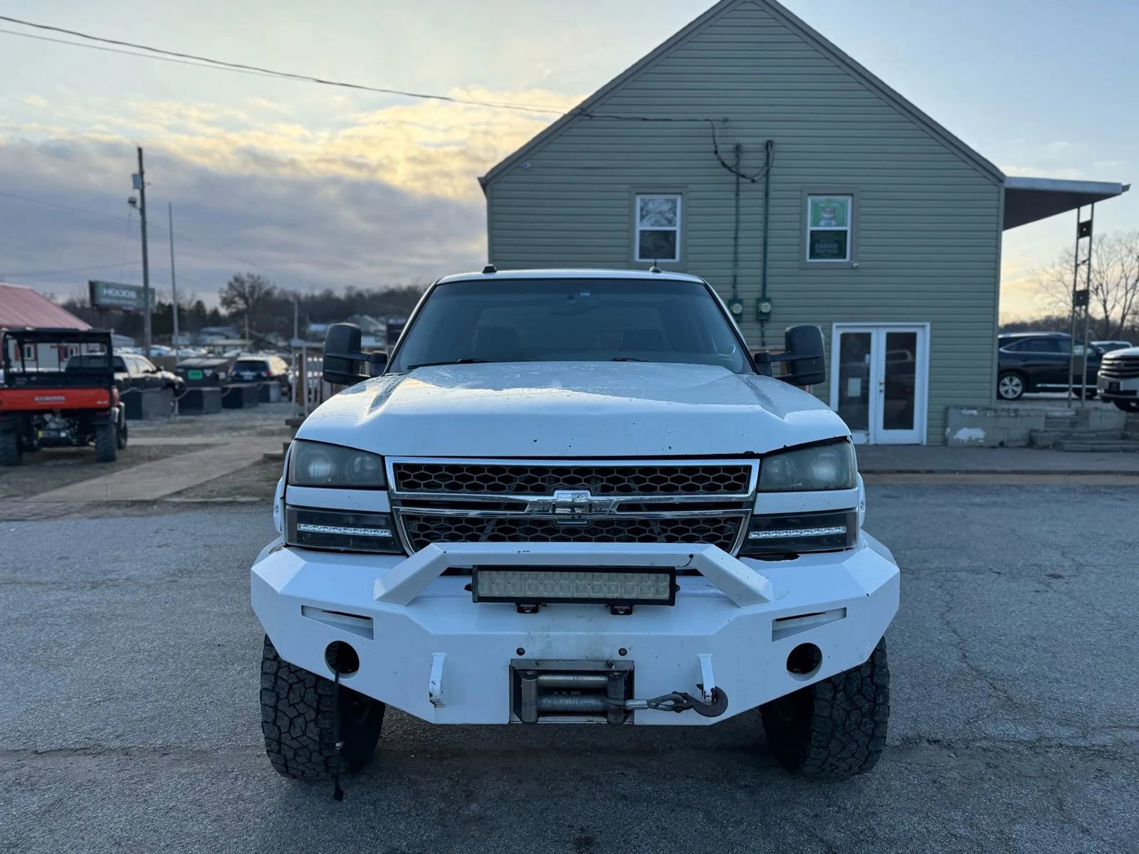 Used 2005 Chevrolet Silverado 2500 LT w/ Heavy-Duty Power Package image 2
