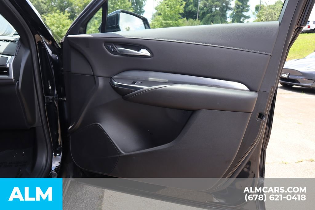 Used 2025 Cadillac XT4 Premium Luxury image 28