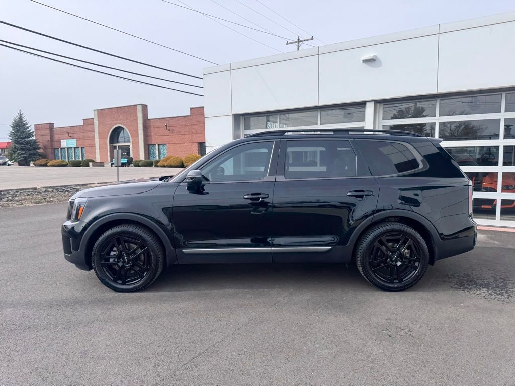Used 2023 Kia Telluride EX X-Line image 3