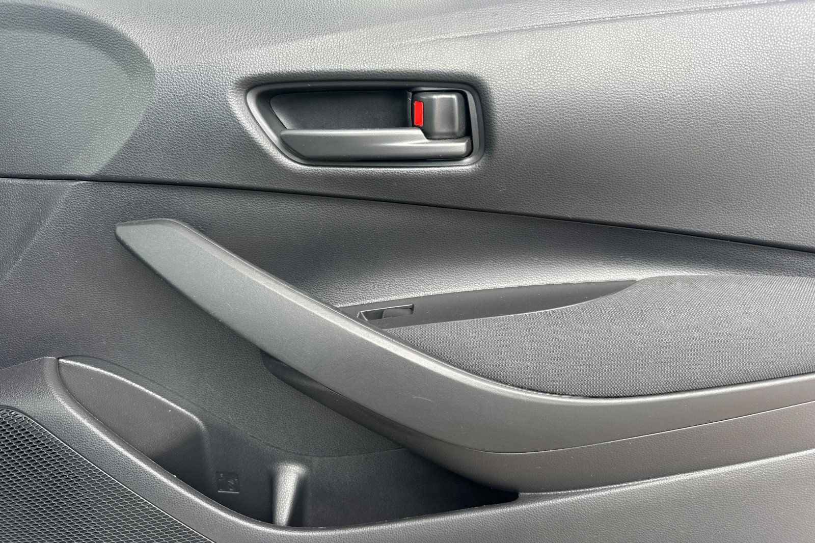 Used 2022 Toyota Corolla LE FWD image 18