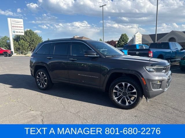 Used 2023 Jeep Grand Cherokee Overland w/ Luxury Tech Group IV AWD/4WD image 6