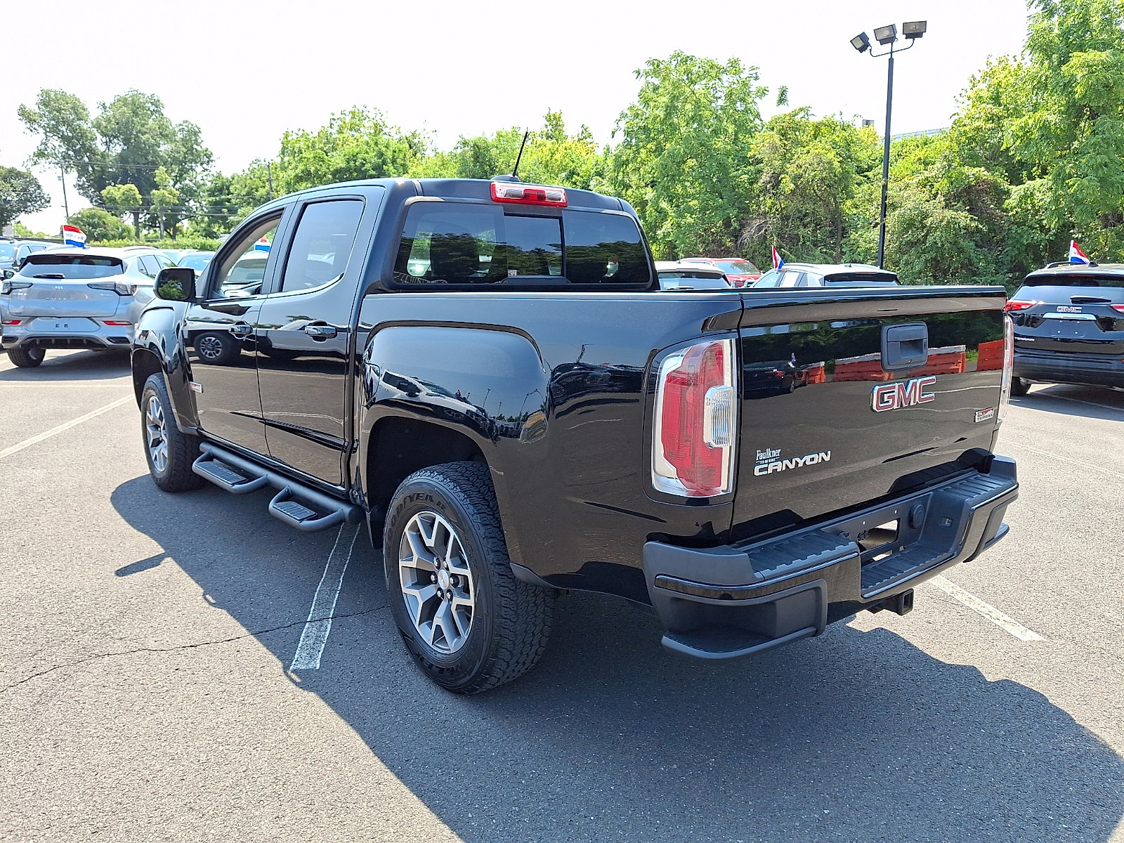 Certified 2016 GMC Canyon SLE w/ All Terrain Adventure Package AWD/4WD image 4