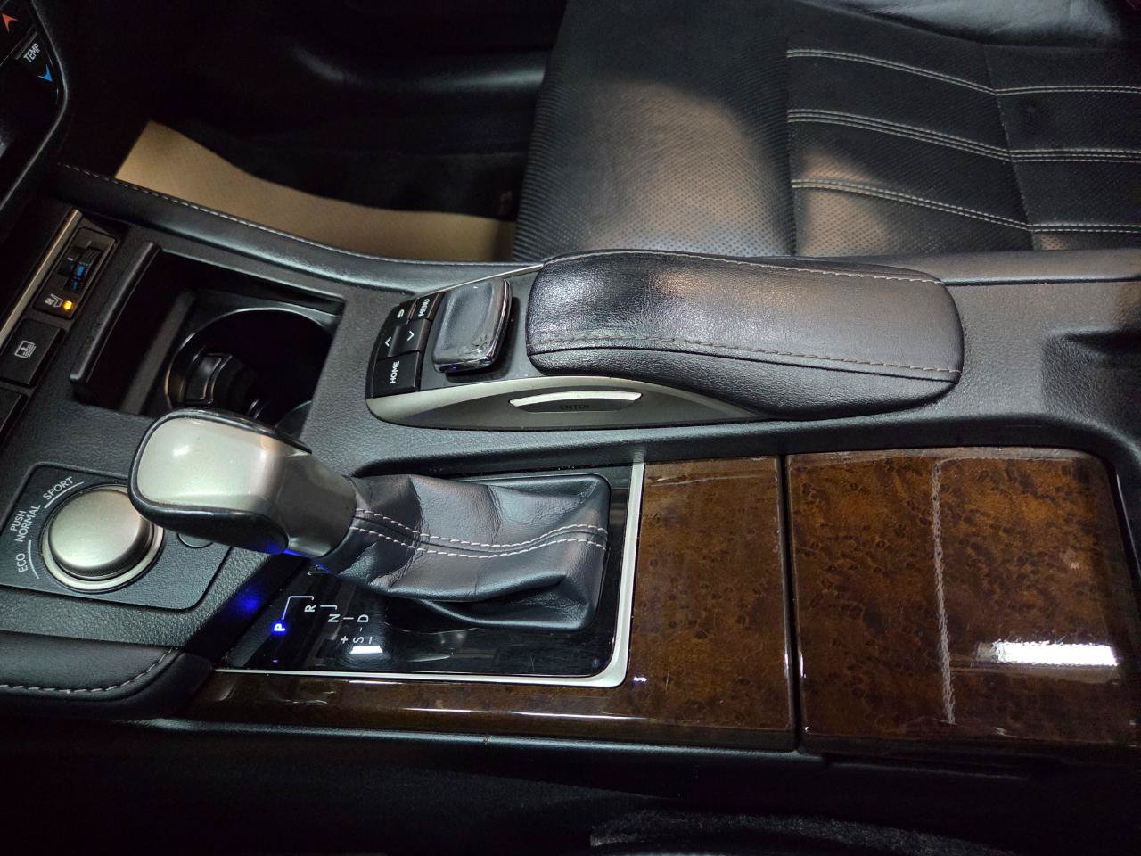 Used 2018 Lexus ES 350 w/ Luxury Package w/Wood Trim FWD image 26