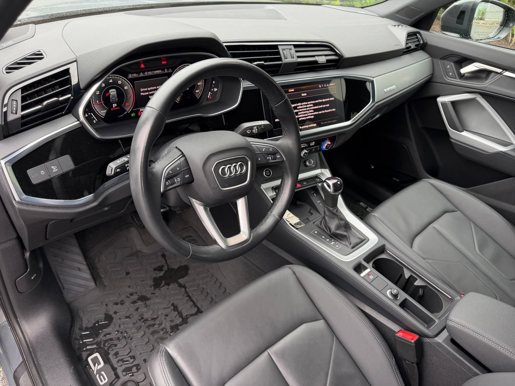 Used 2024 Audi Q3 2.0T Premium Plus AWD/4WD image 15