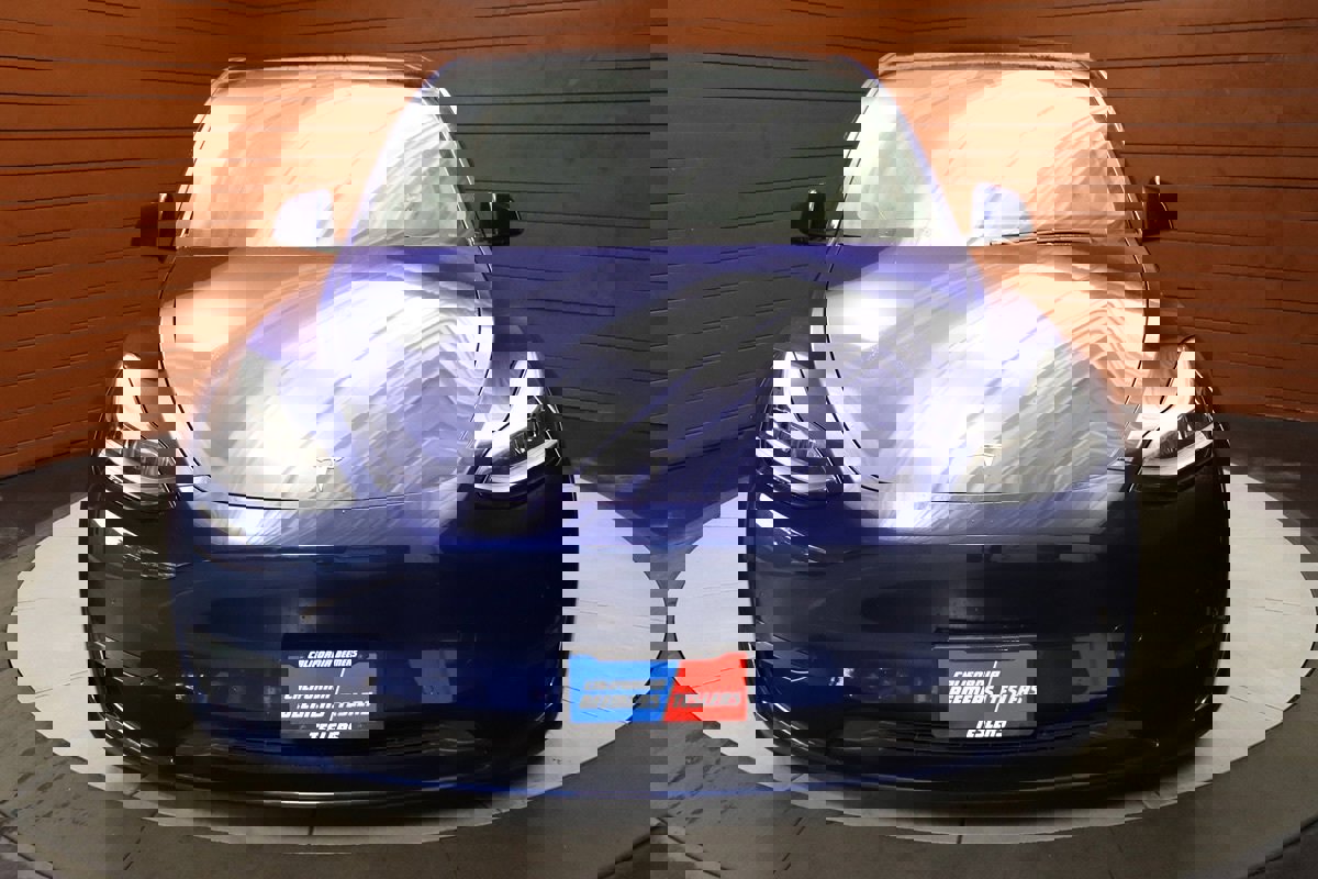 Used 2023 Tesla Model Y Long Range image 2