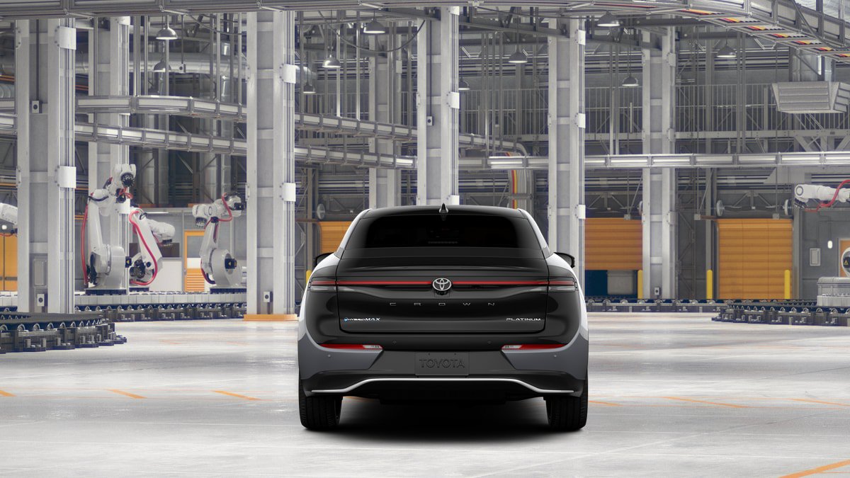 New 2026 Toyota Crown Platinum AWD/4WD image 8