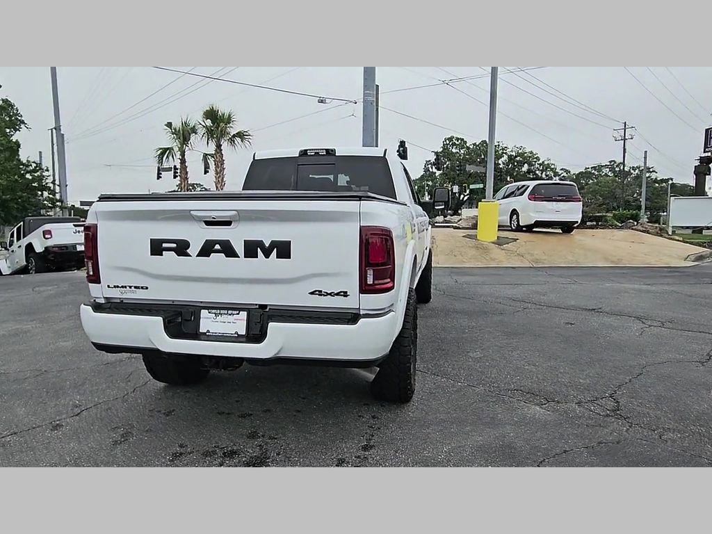 Used 2025 RAM 2500 Limited AWD/4WD image 32