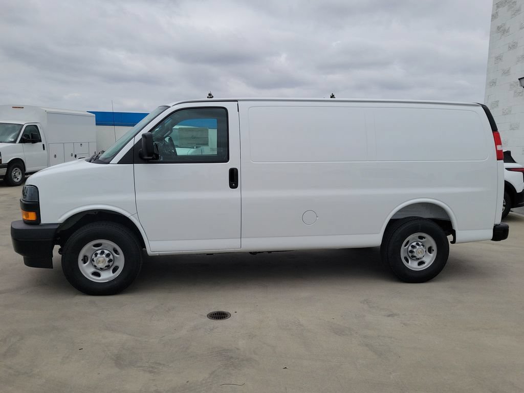 New 2026 Chevrolet Express 2500 w/ Driver Convenience Package RWD image 24