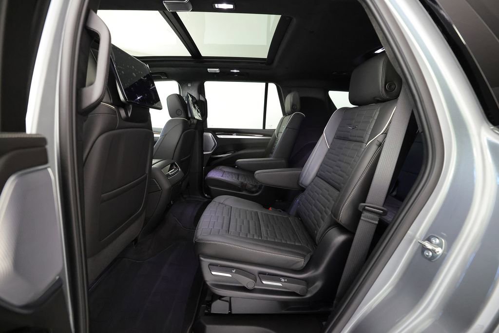 Used 2026 Cadillac Escalade Platinum Sport w/ LPO, ONYX Package AWD/4WD image 16
