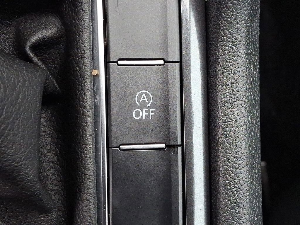 Used 2024 Volkswagen Tiguan Wolfsburg Edition image 28