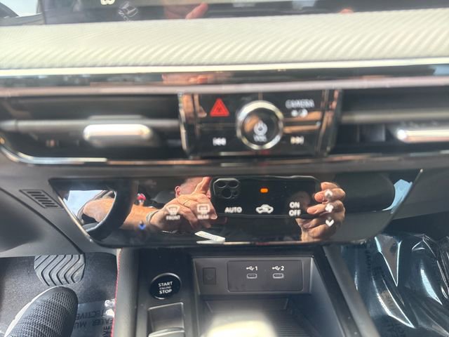 Used 2025 Nissan Kicks SR image 15