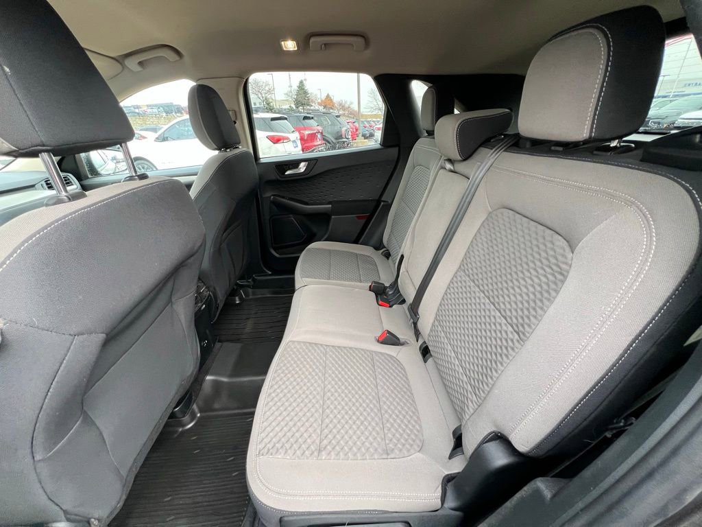 Used 2020 Ford Escape SE image 17