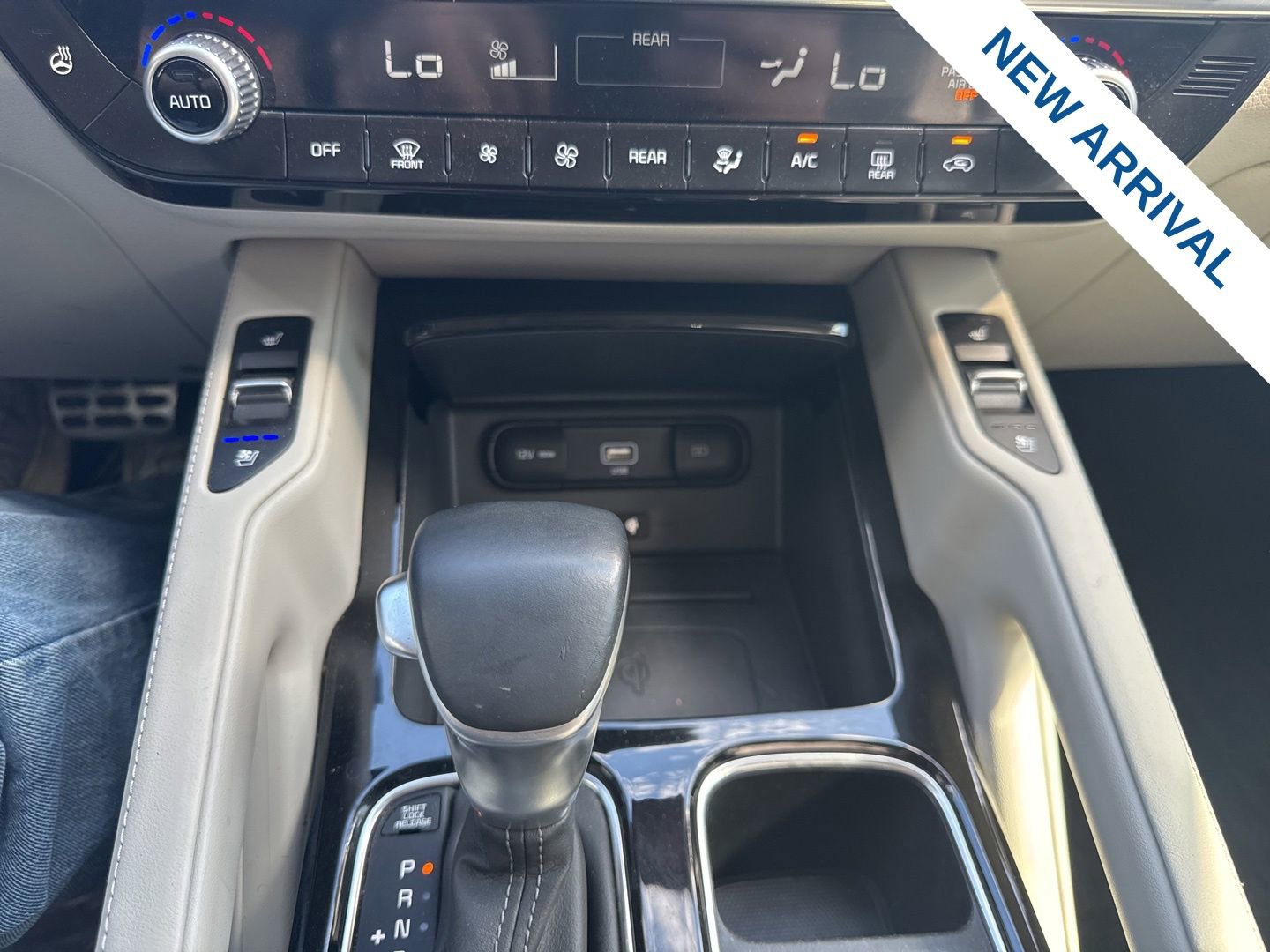 Used 2022 Kia Telluride SX w/ SX Prestige Package image 25