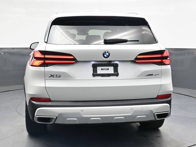 Used 2024 BMW X5 xDrive40i w/ Premium Package AWD/4WD image 4