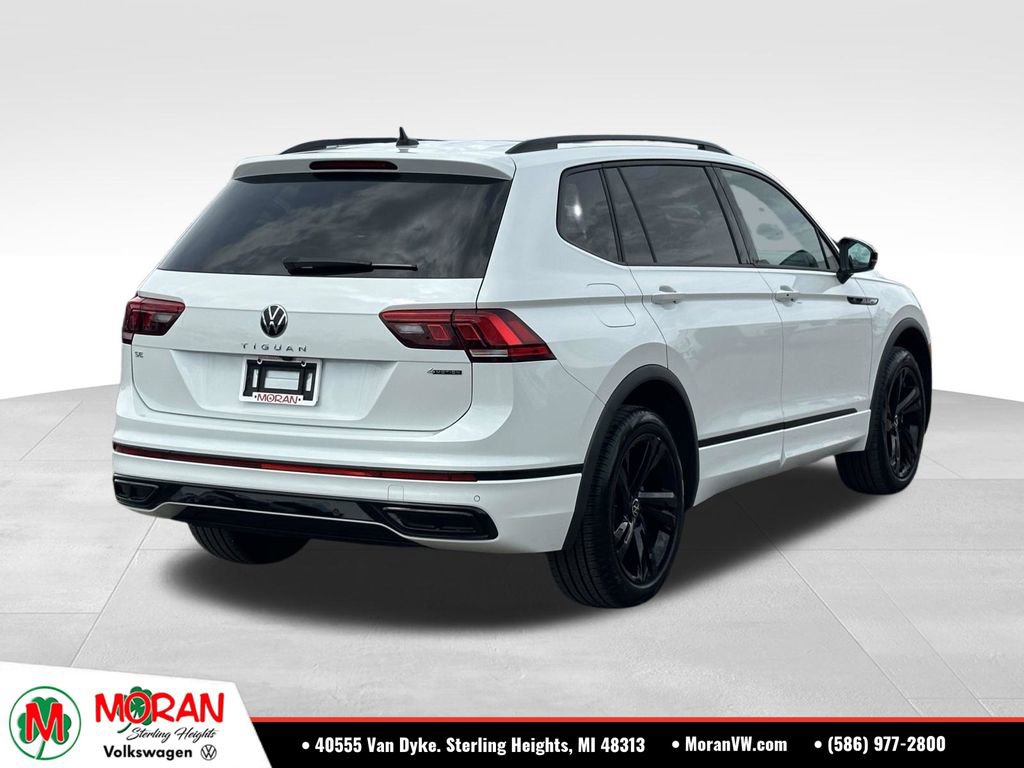 Used 2024 Volkswagen Tiguan SE R-Line AWD/4WD image 4