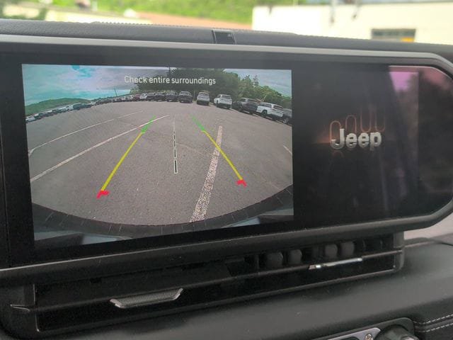 Certified 2025 Jeep Wrangler Unlimited Sahara AWD/4WD image 14