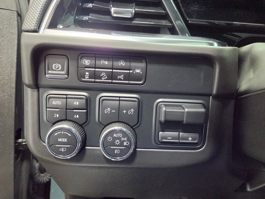 Used 2025 Chevrolet Tahoe RST w/ RST Capability Package AWD/4WD image 27
