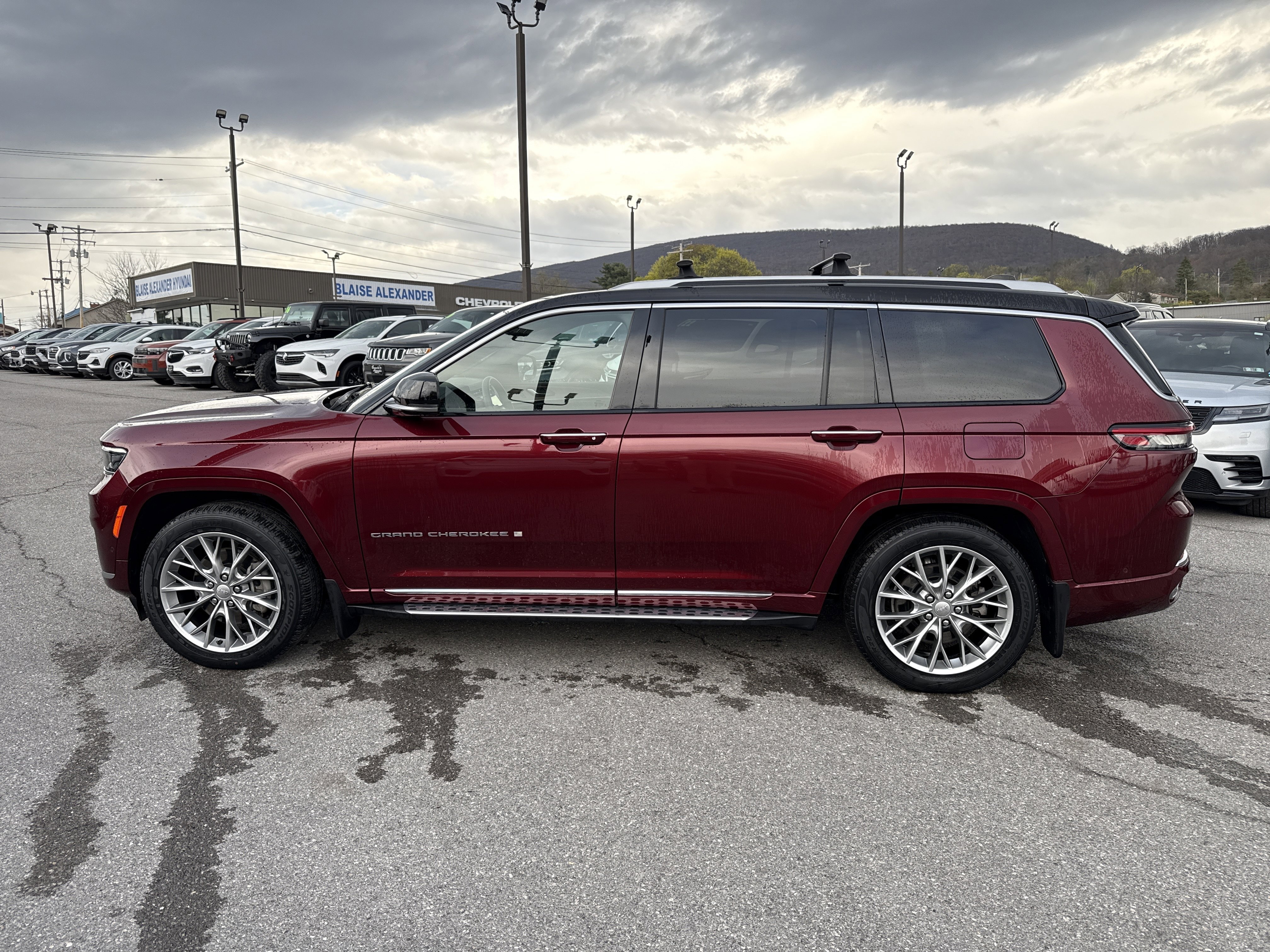 Used 2022 Jeep Grand Cherokee L Summit w/ Advanced Protech Group IV image 6