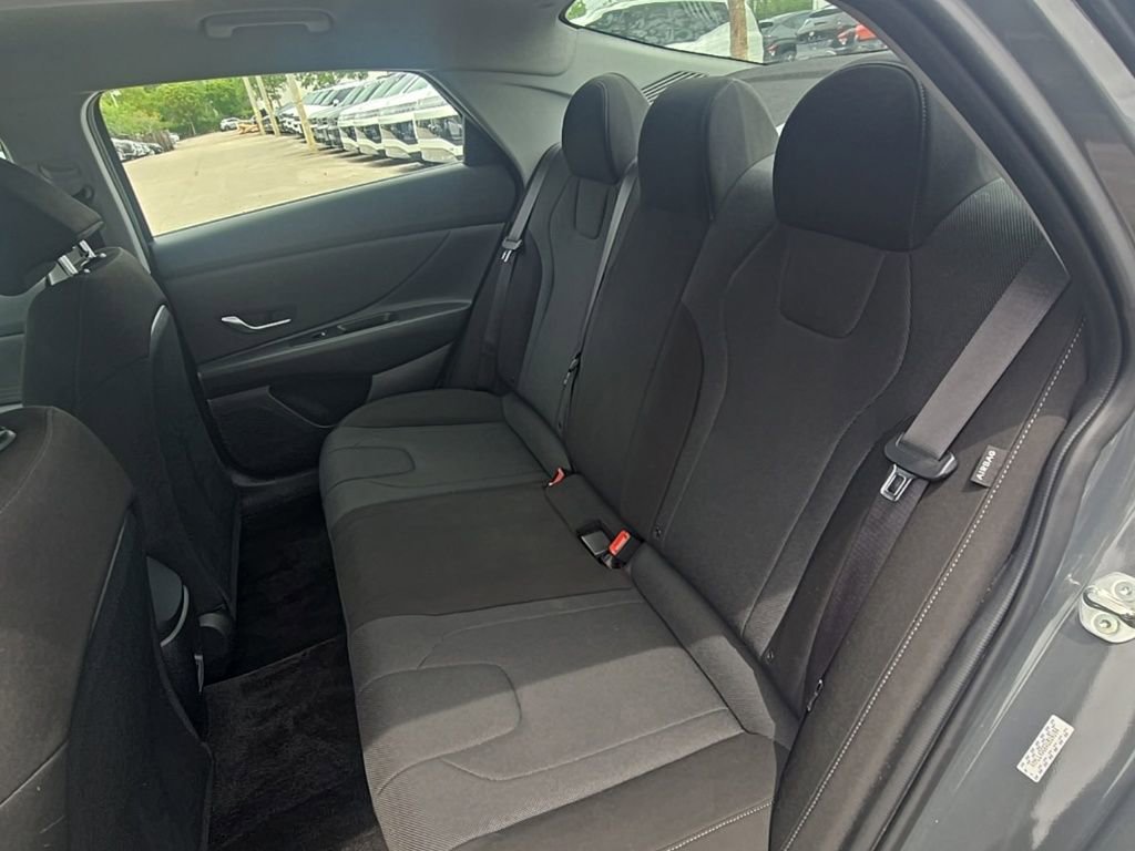 Used 2024 Hyundai Elantra SE image 26