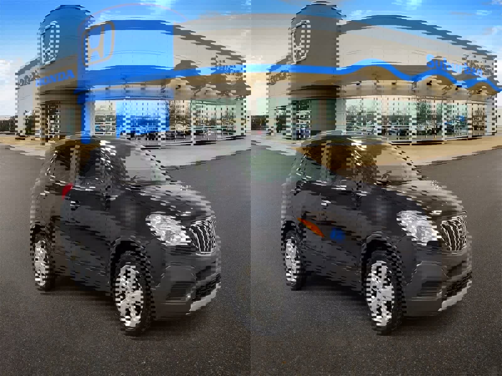 Used 2016 Buick Encore FWD image 2