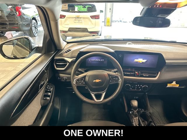 Used 2024 Chevrolet TrailBlazer LT w/ LT Cold Weather Package AWD/4WD image 2