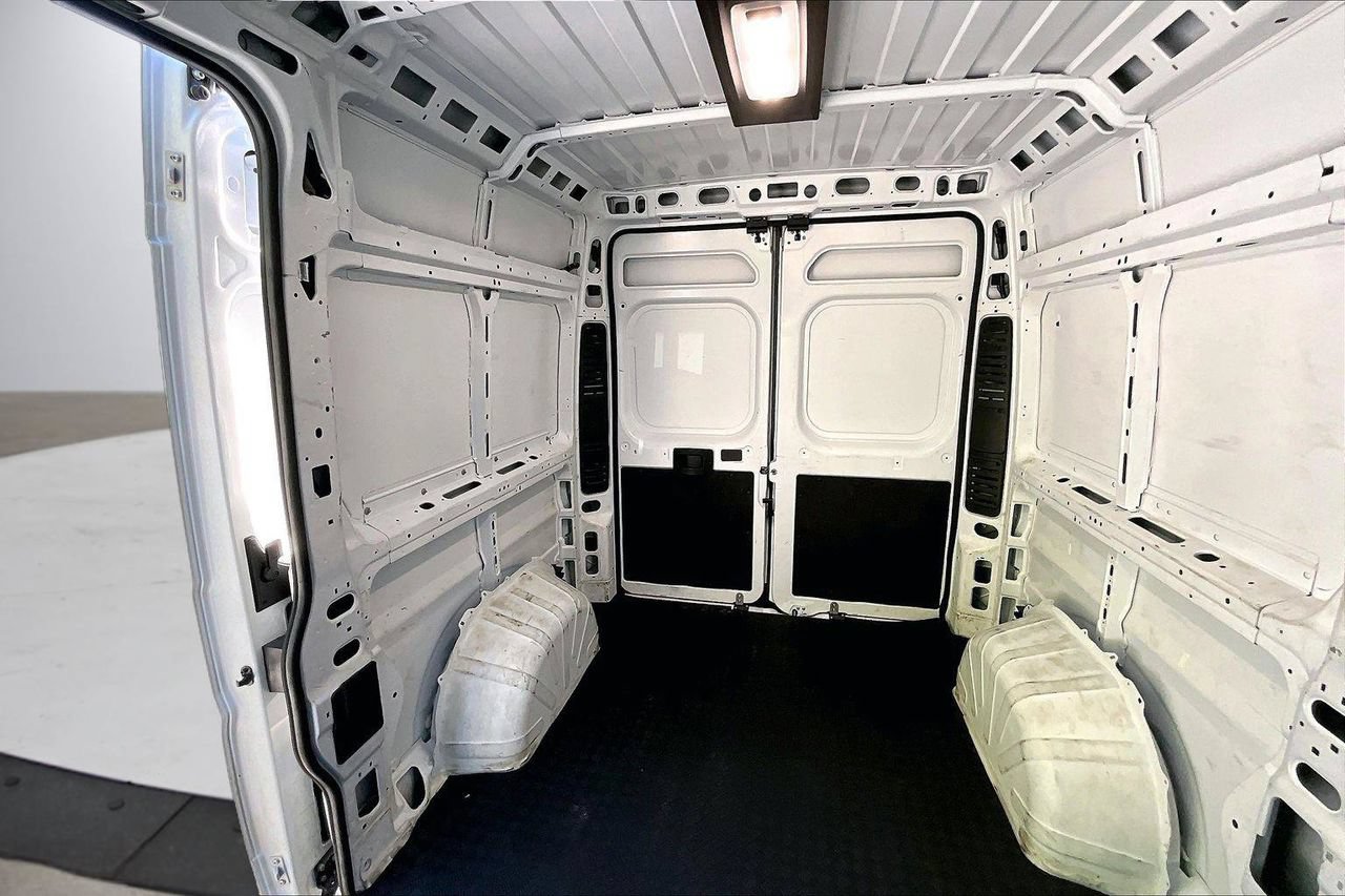 Used 2024 RAM ProMaster 2500 w/ Convenience Group FWD image 22
