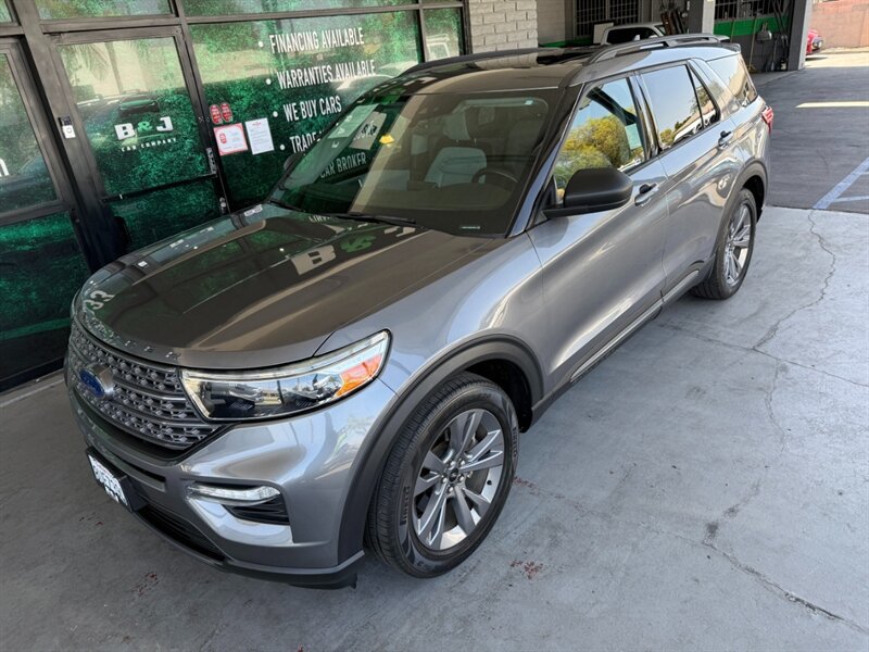 Used 2021 Ford Explorer XLT w/ Equipment Group 202A RWD image 2