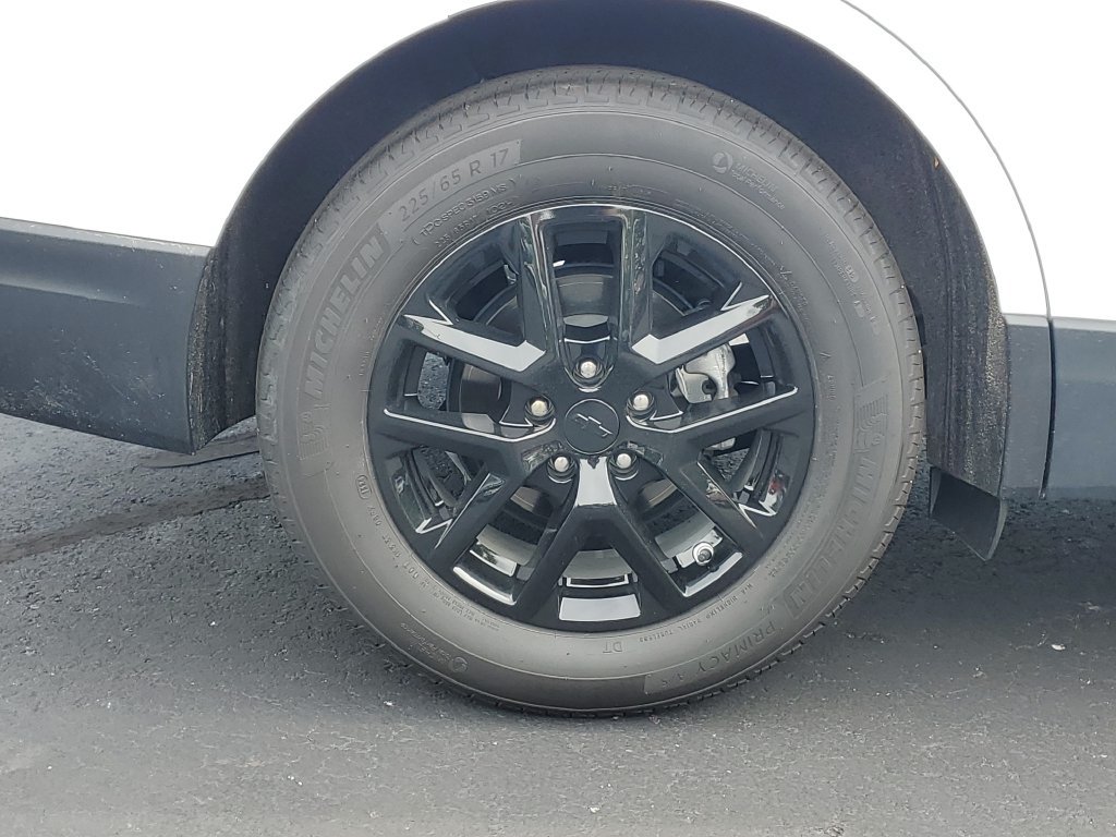 Used 2024 Chevrolet Equinox LT w/ LPO, Floor Liner Package FWD image 32