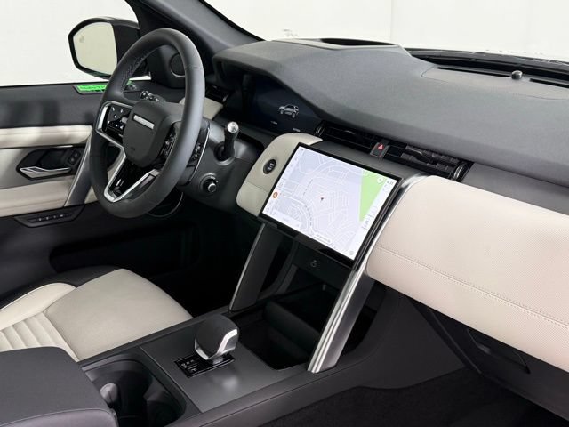 New 2026 Land Rover Discovery Sport Landmark AWD/4WD image 32