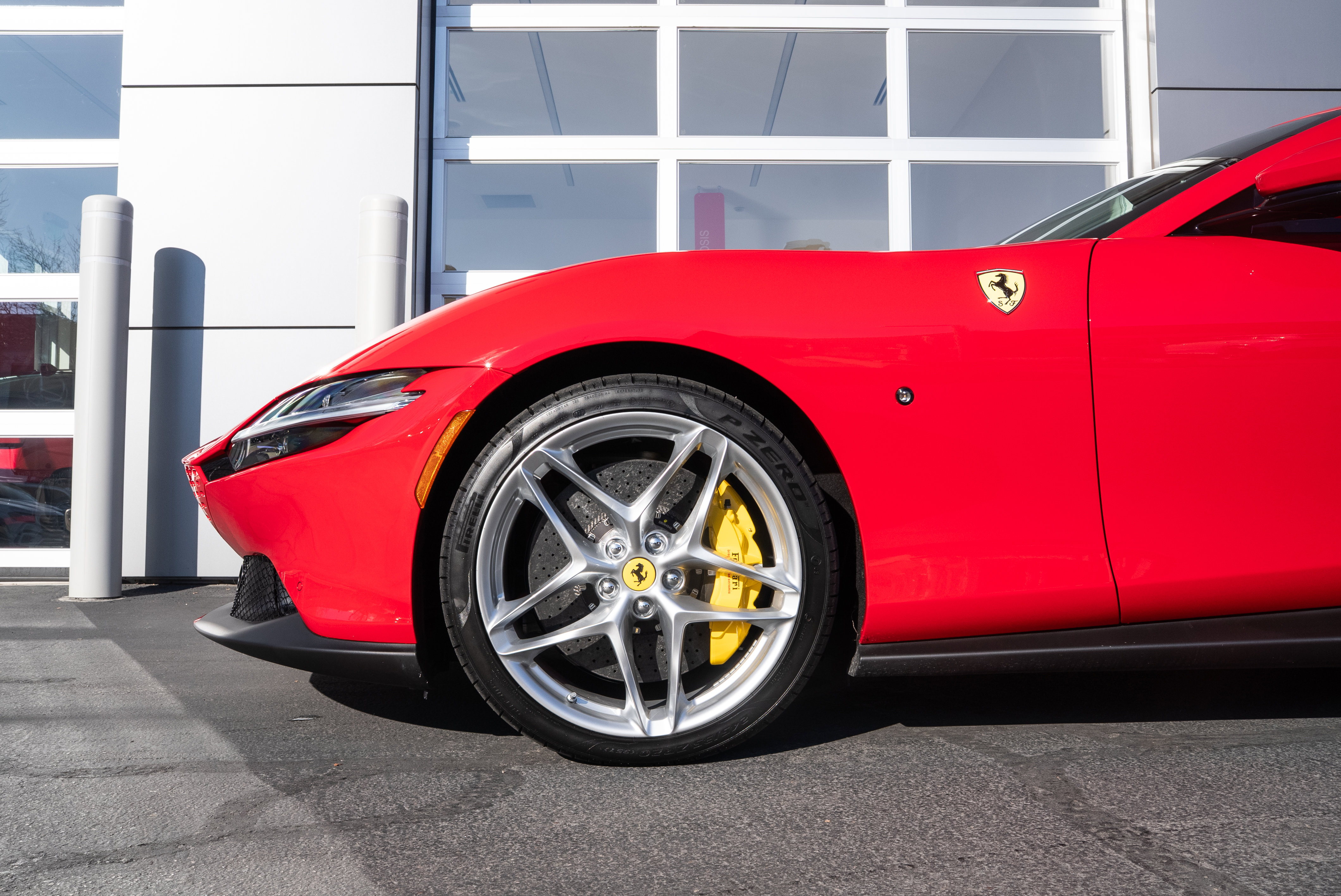 Used 2025 Ferrari Roma Spider image 3
